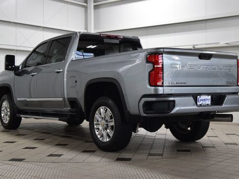 Used 2025 Chevrolet Silverado 2500 High Country w/ Technology Package AWD/4WD image 6