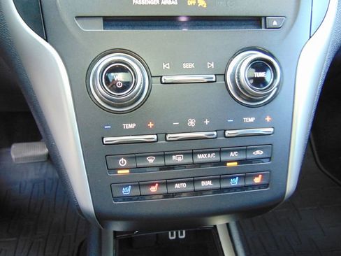 Used 2017 Lincoln MKC Reserve w/ Lincoln MKC Climate Package image 21