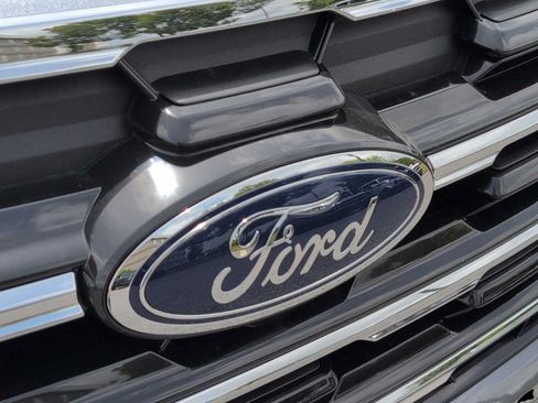 New 2026 Ford Explorer Active RWD image 11