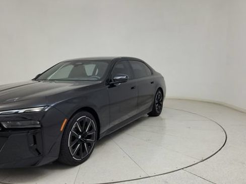 Used 2026 BMW 740i w/ Premium Package RWD image 3