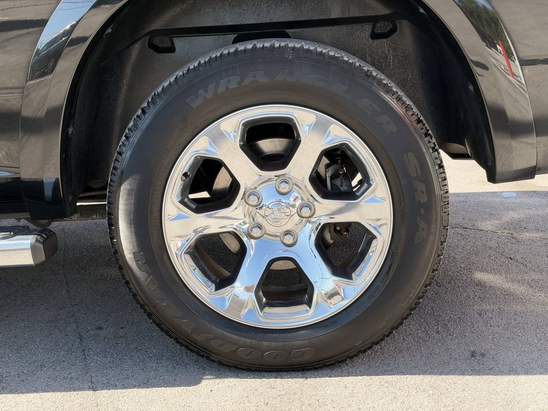 Used 2017 RAM 1500 Laramie w/ Convenience Group AWD/4WD image 28