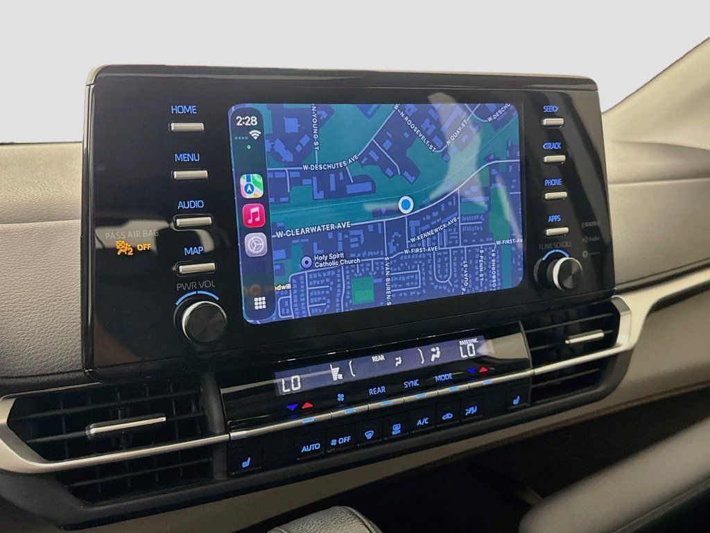 Used 2022 Toyota Sienna XLE FWD image 17