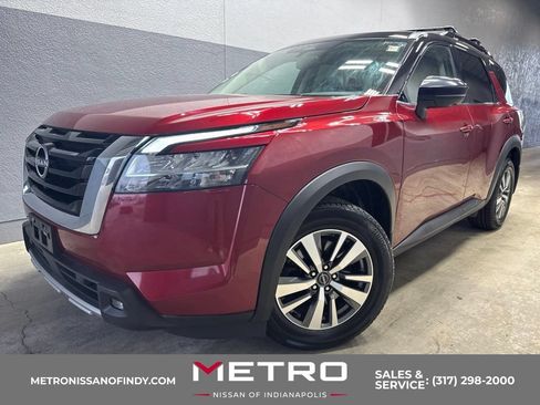 Used 2022 Nissan Pathfinder SL AWD/4WD image 1