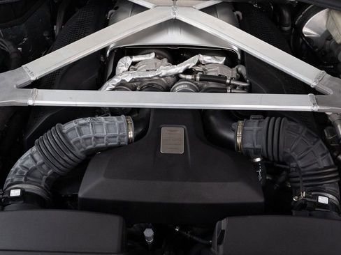 Used 2023 Aston Martin V8 Vantage Coupe image 39