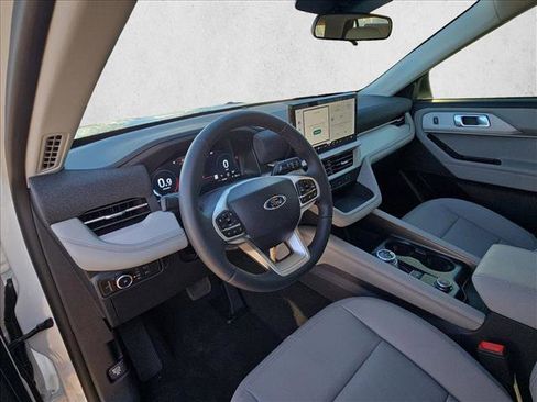 New 2026 Ford Explorer Active w/ Active Comfort Package image 3