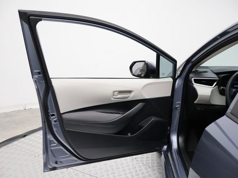 Certified 2025 Toyota Corolla LE image 16