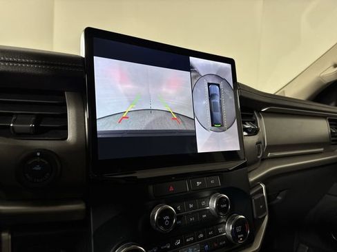 Used 2022 Ford Expedition Max XLT image 9