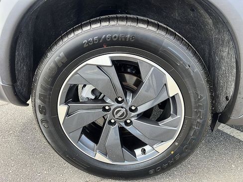 Certified 2025 Nissan Rogue SV FWD image 11