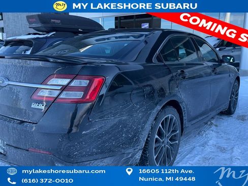 Used 2017 Ford Taurus SHO image 6