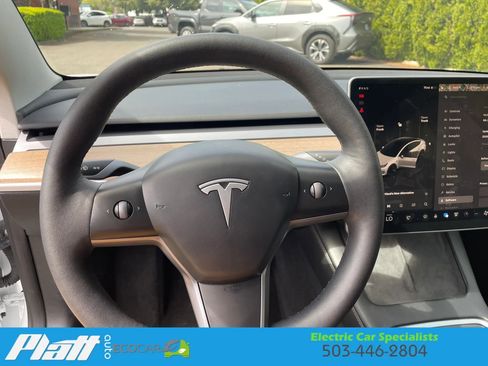 Used 2023 Tesla Model 3 Standard Range image 34