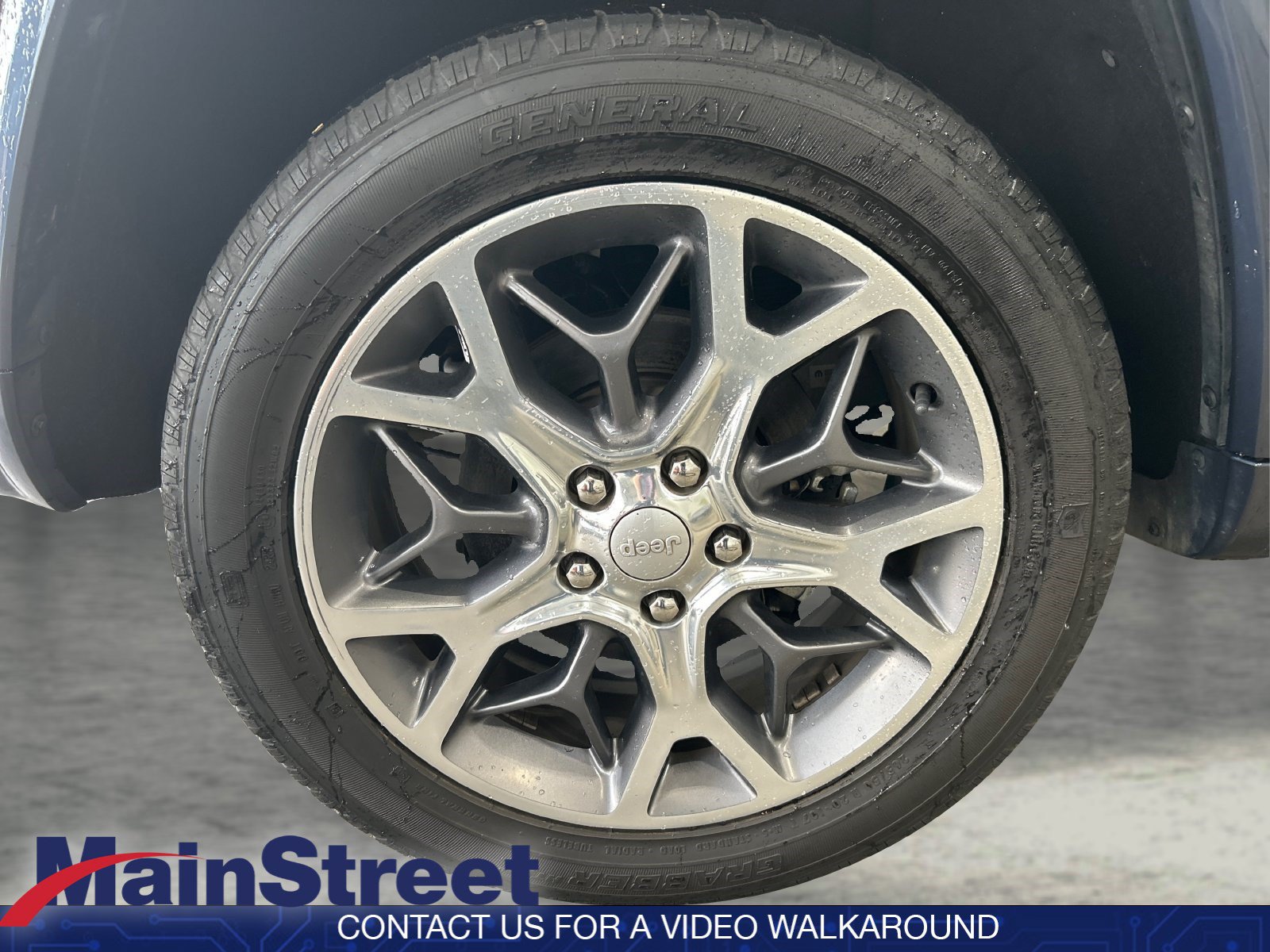 Used 2021 Jeep Grand Cherokee Overland AWD/4WD image 23