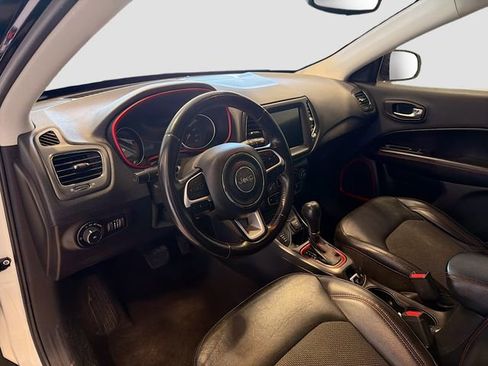 Used 2020 Jeep Compass Trailhawk AWD/4WD image 9