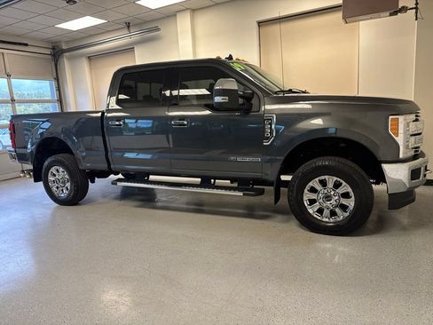 Used 2019 Ford F250 Lariat w/ Lariat Ultimate Package AWD/4WD image 55