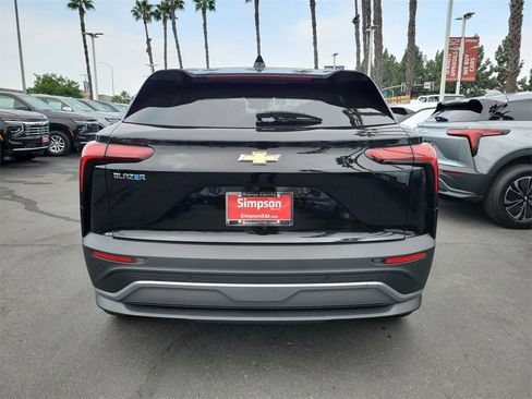 New 2026 Chevrolet Blazer EV LT image 18