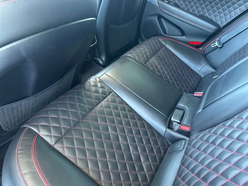 Used 2021 Genesis G70 3.3T w/ Sport Package RWD image 5