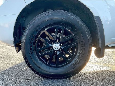 Used 2019 Nissan Frontier SV image 10