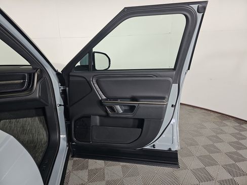 Used 2023 Rivian R1S Adventure image 18