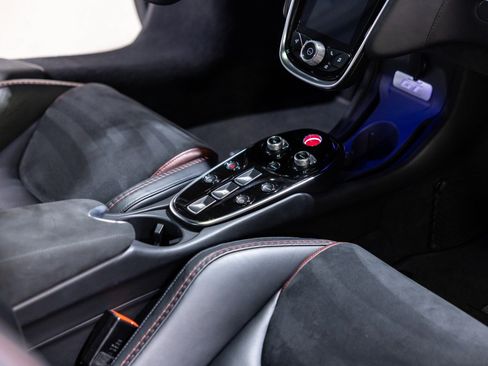Used 2022 McLaren GT RWD image 35