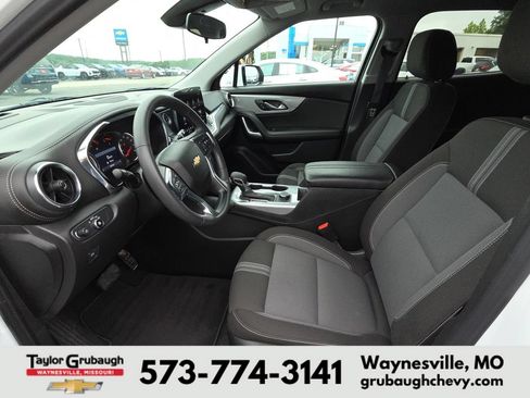 Used 2025 Chevrolet Blazer LT AWD/4WD image 15