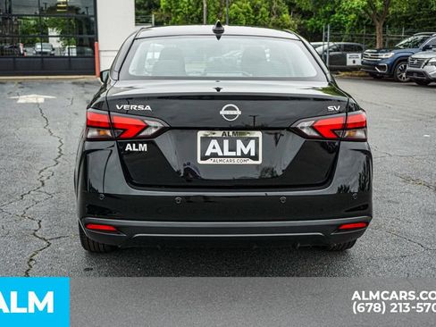 Used 2024 Nissan Versa SV FWD image 11