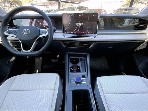 New 2026 Volkswagen Tiguan SE image 5