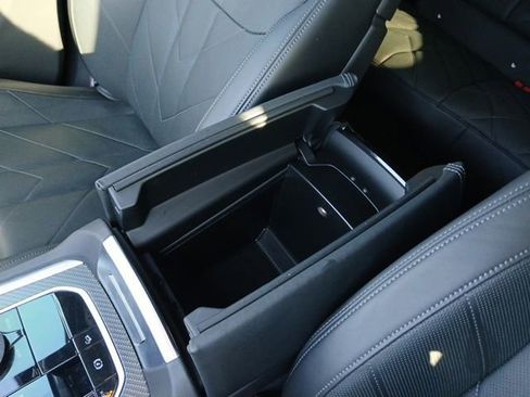 Used 2024 BMW XM image 25