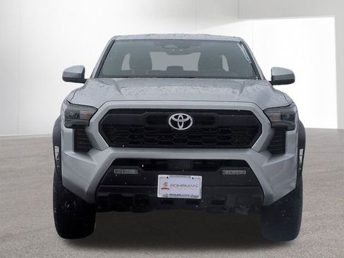 Used 2024 Toyota Tacoma TRD Off-Road image 2