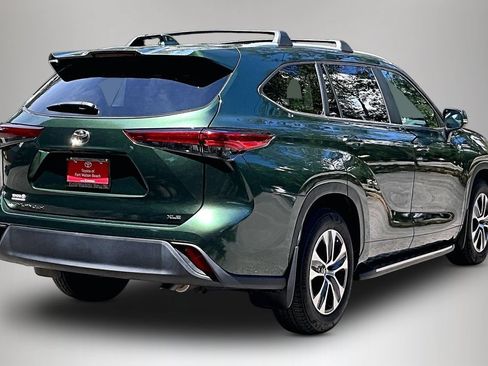 Used 2023 Toyota Highlander XLE FWD image 5