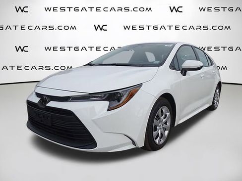 Used 2024 Toyota Corolla LE image 1
