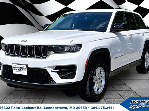 Used 2023 Jeep Grand Cherokee Laredo w/ Luxury Tech Group I AWD/4WD image 1