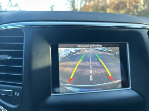 Used 2018 Jeep Grand Cherokee Limited image 25