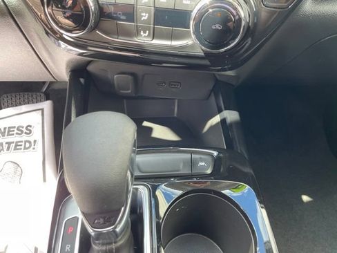Used 2024 Chevrolet Trax LT FWD image 16