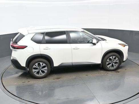 Used 2023 Nissan Rogue SV image 38