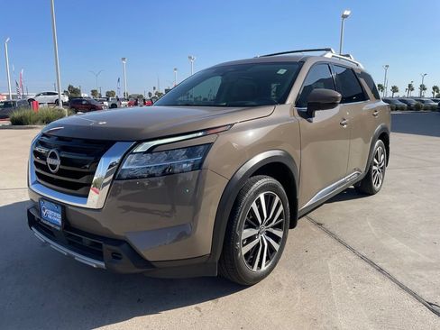 Certified 2024 Nissan Pathfinder Platinum w/ Cargo Package AWD/4WD image 3