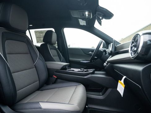 New 2026 Chevrolet Equinox LT w/ Convenience Package II image 14