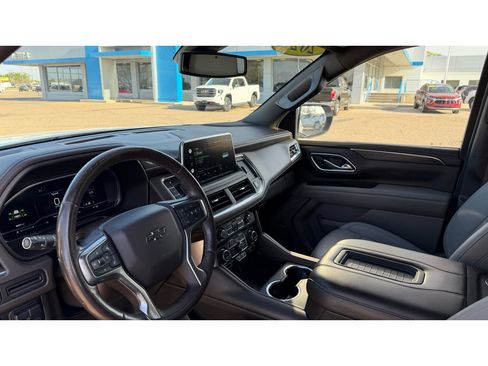 Used 2022 Chevrolet Suburban Z71 w/ Z71 Off-Road Package image 9