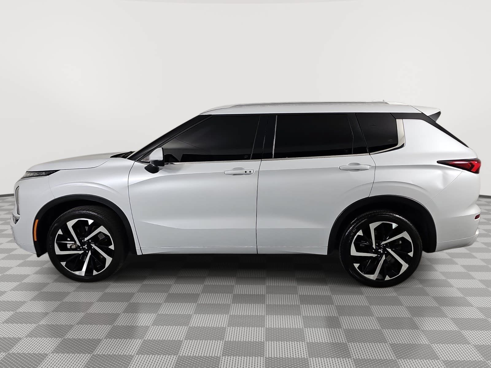 Used 2024 Mitsubishi Outlander SEL FWD image 5