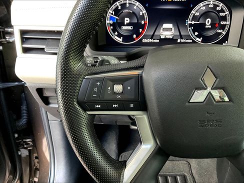 Used 2023 Mitsubishi Outlander SEL FWD image 11
