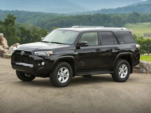 Used 2017 Toyota 4Runner TRD Off-Road Premium AWD/4WD image 2