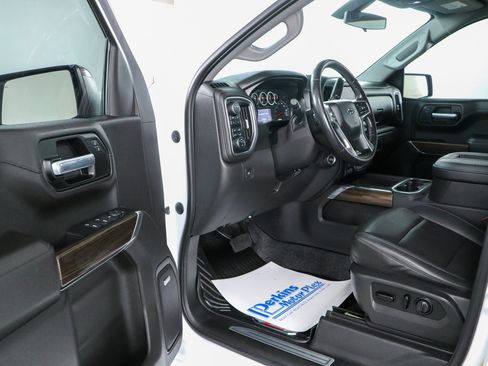 Used 2021 Chevrolet Silverado 1500 LT Trail Boss w/ Convenience Package II AWD/4WD image 3