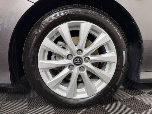 Used 2019 Toyota Camry LE FWD image 21