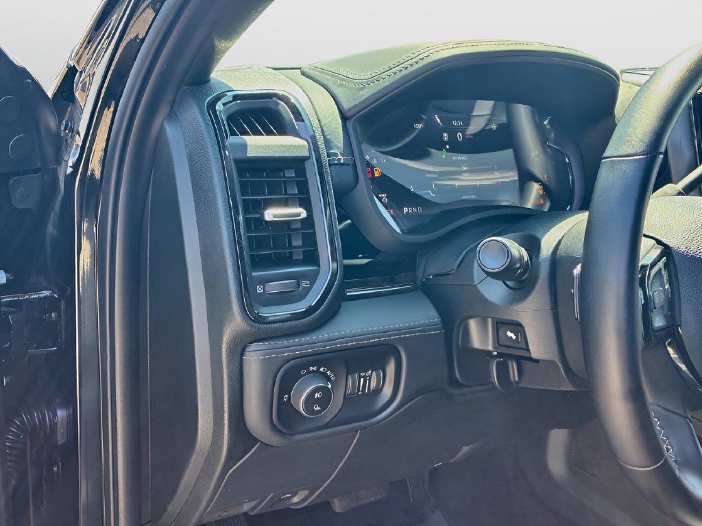 Used 2025 RAM 3500 Limited AWD/4WD image 10