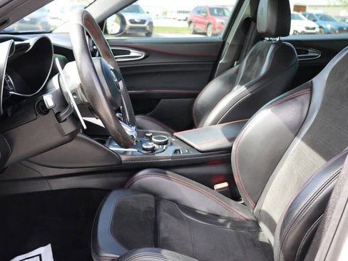 Used 2017 Alfa Romeo Giulia Quadrifoglio image 13