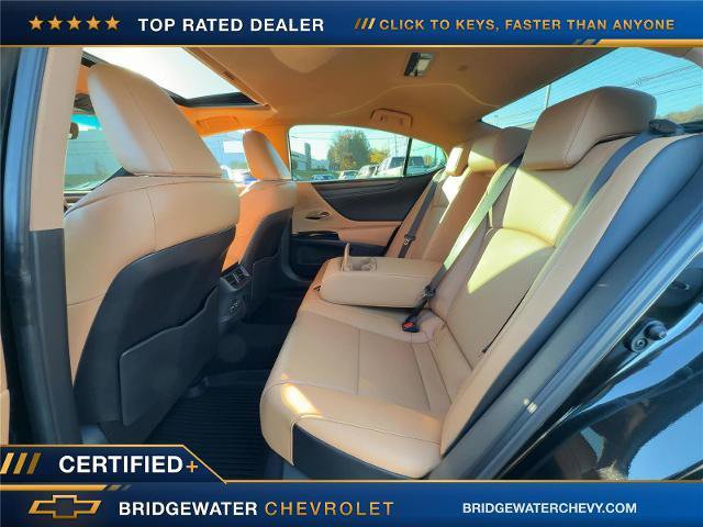 Used 2025 Lexus ES 350 w/ Premium Package FWD image 12