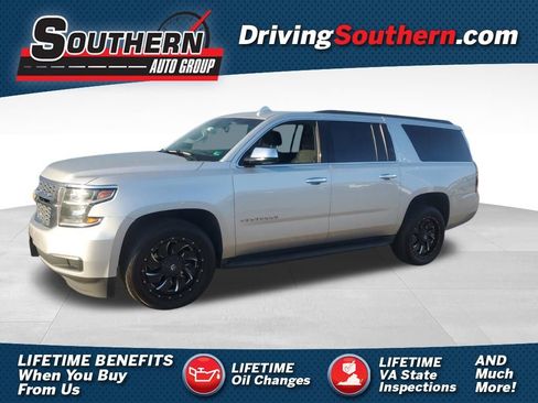 Used 2020 Chevrolet Suburban LT image 1