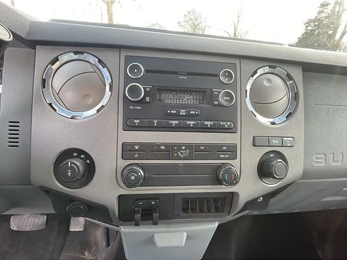 Used 2012 Ford F250 XLT w/ Snow Plow Prep Pkg image 18