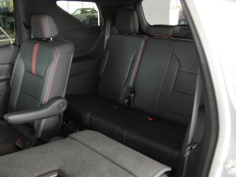 Certified 2024 Chevrolet Traverse RS image 20