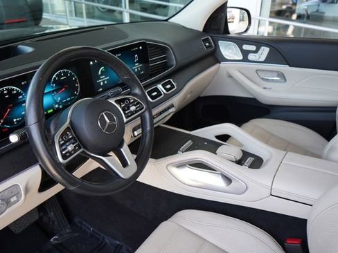 Used 2022 Mercedes-Benz GLS 450 4MATIC image 2