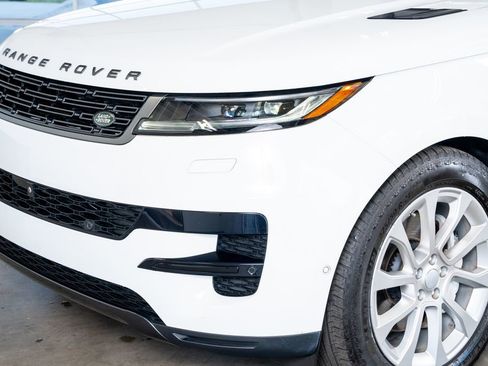 Used 2023 Land Rover Range Rover Sport SE image 12
