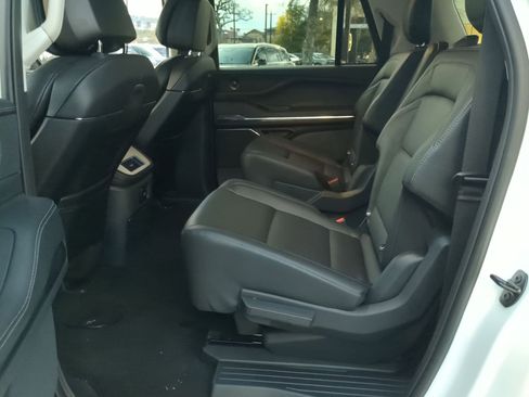 New 2026 Lincoln Navigator L Premier image 21